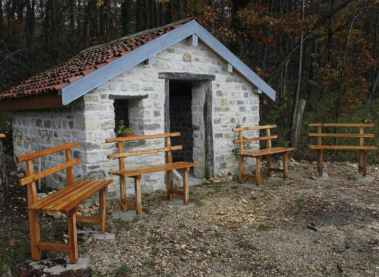 Cabane-en-bois-Aileville